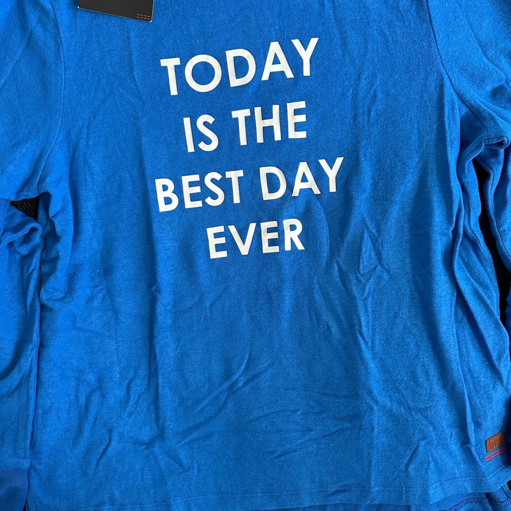 RARE Peace love world  Shirt with Motivational Print